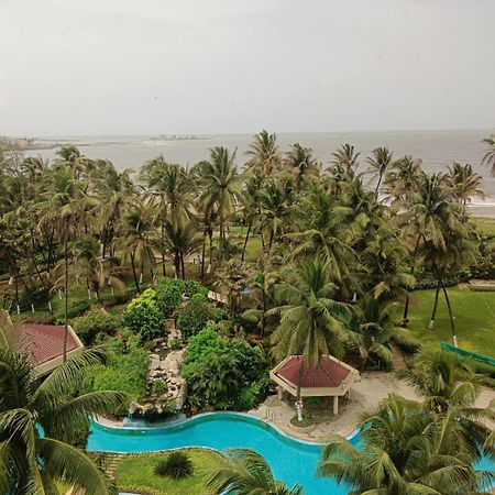 The Retreat - Hotel&centro de convenciones Bombay Exterior foto