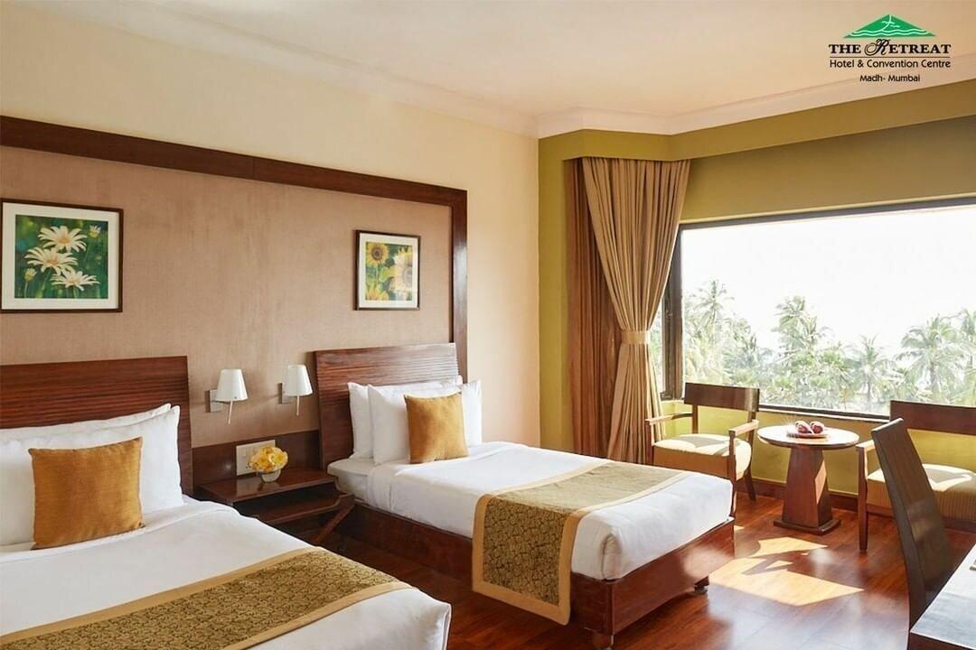 The Retreat - Hotel&centro de convenciones Bombay Exterior foto