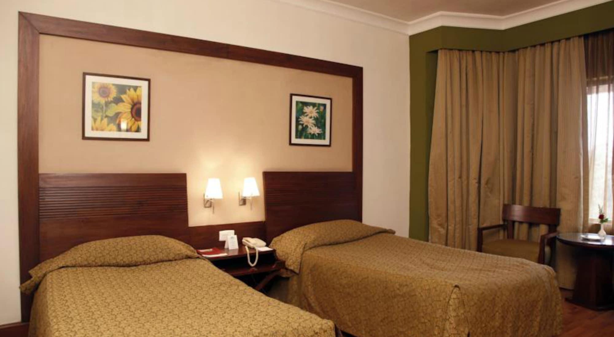 The Retreat - Hotel&centro de convenciones Bombay Exterior foto