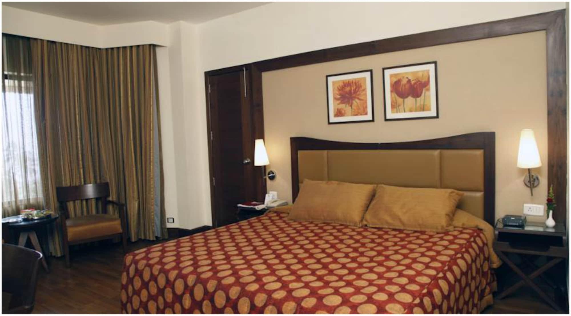 The Retreat - Hotel&centro de convenciones Bombay Exterior foto