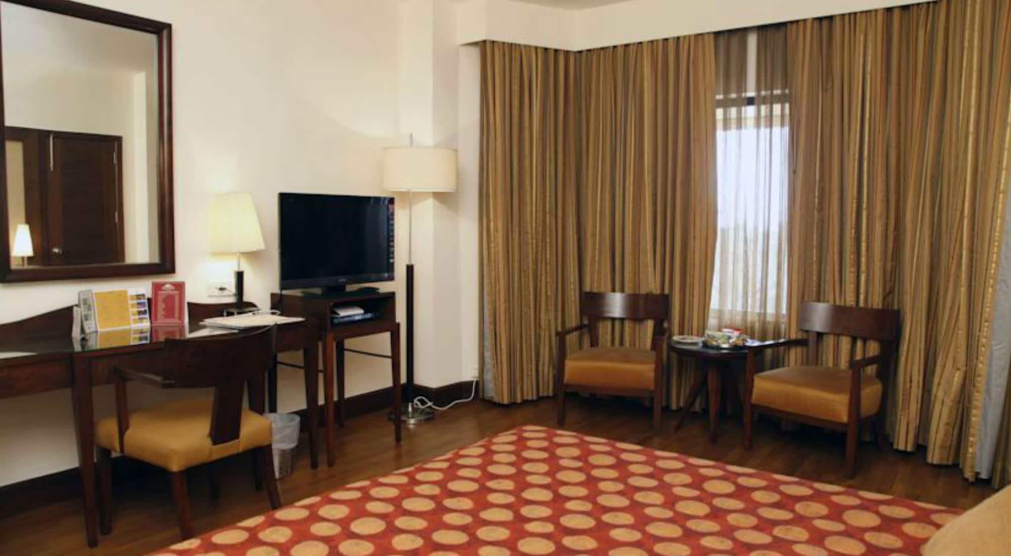 The Retreat - Hotel&centro de convenciones Bombay Exterior foto