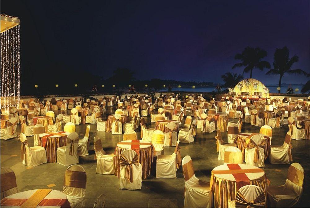 The Retreat - Hotel&centro de convenciones Bombay Exterior foto