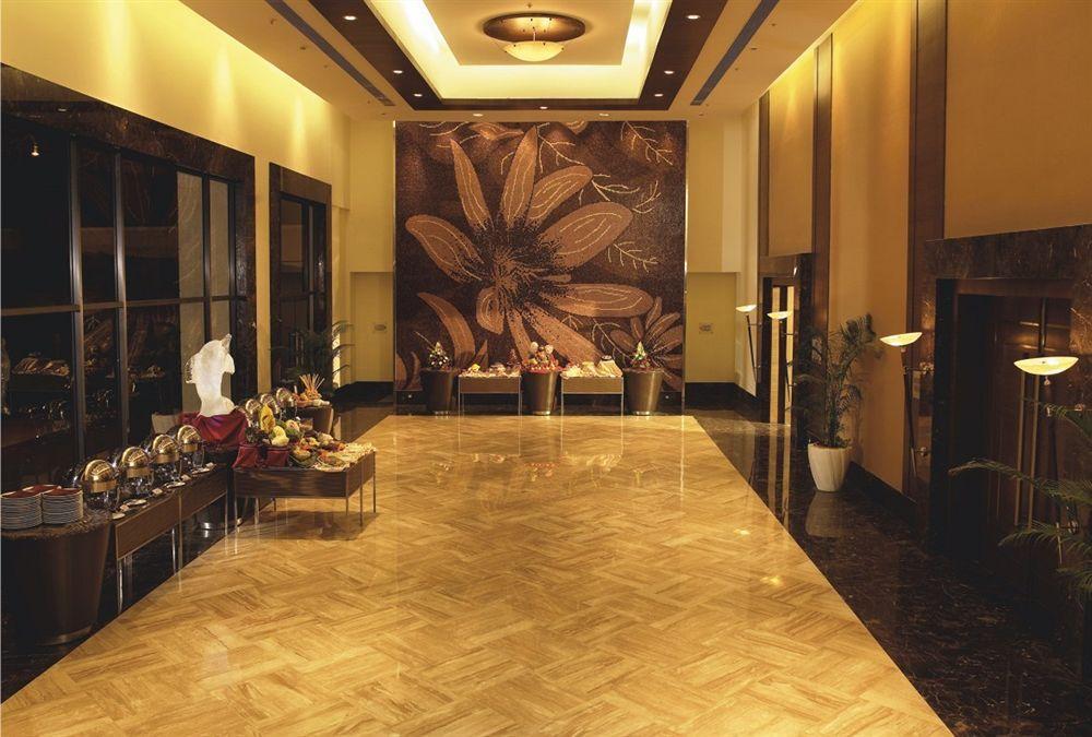 The Retreat - Hotel&centro de convenciones Bombay Exterior foto