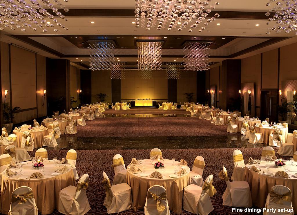 The Retreat - Hotel&centro de convenciones Bombay Exterior foto