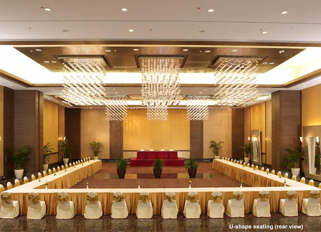 The Retreat - Hotel&centro de convenciones Bombay Exterior foto