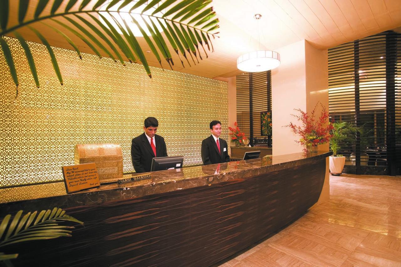 The Retreat - Hotel&centro de convenciones Bombay Exterior foto